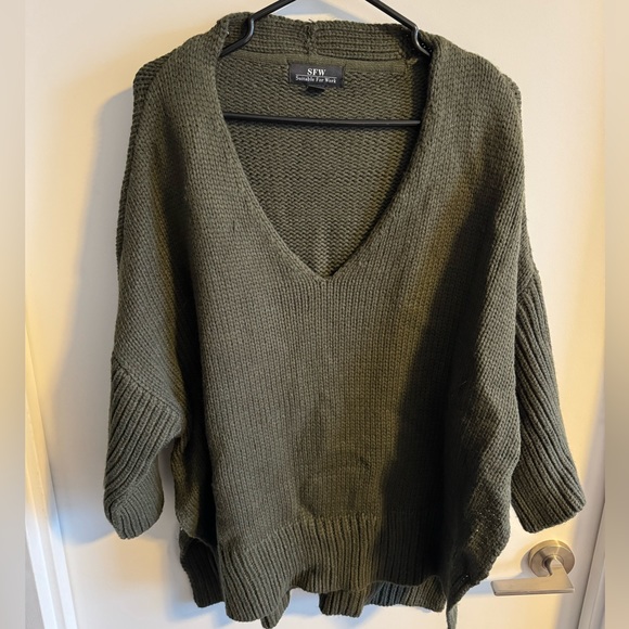 V-neck SFW sweater - Picture 6 of 7